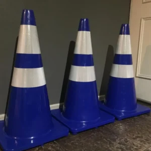 Cono vial 70cm 28' color azul con 2 cintas reflectantes